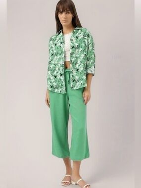 Marks and Spencer Pure Linen Floral Shirt- Medium UK size 10 PTP 21 inch
